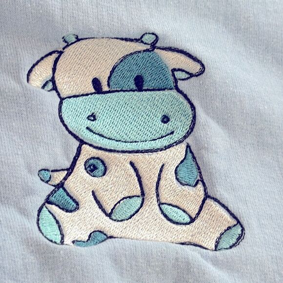 Gildan Light Blue Crewneck Sweater Cow Embroidered Heavyweight sweatshirt Size M - Picture 9 of 9